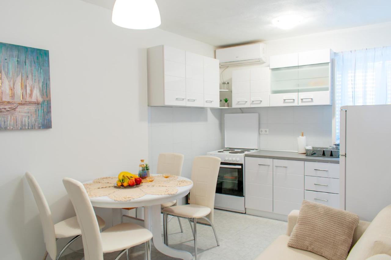 Apartman Karmen Apartment Kaštela Exterior foto